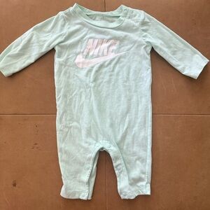 💙5/$25💙Nike Mint Colored Jumpsuit 3M
